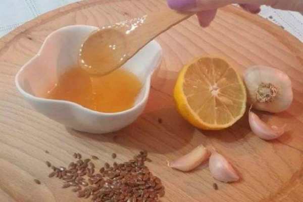 lnyanoe-maslo-chesnok-limon-i-med-eliksir-molodosti