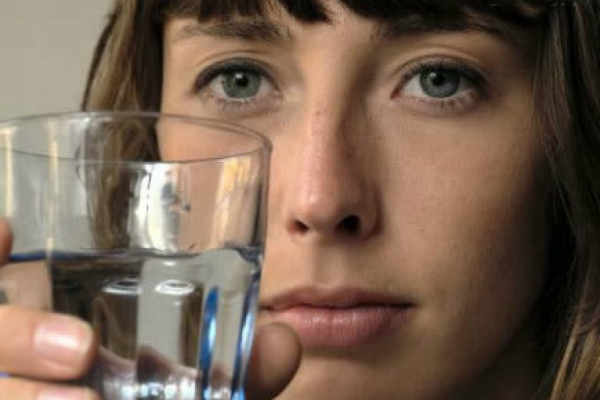 можно ли пить дистиллированную воду-польза и вред
