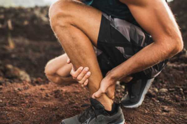  tendinit-ahillovogo-suhozhiliya-prichiny-lechenie