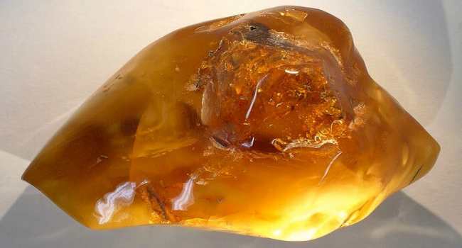 янтарь-свойства-кому подходит