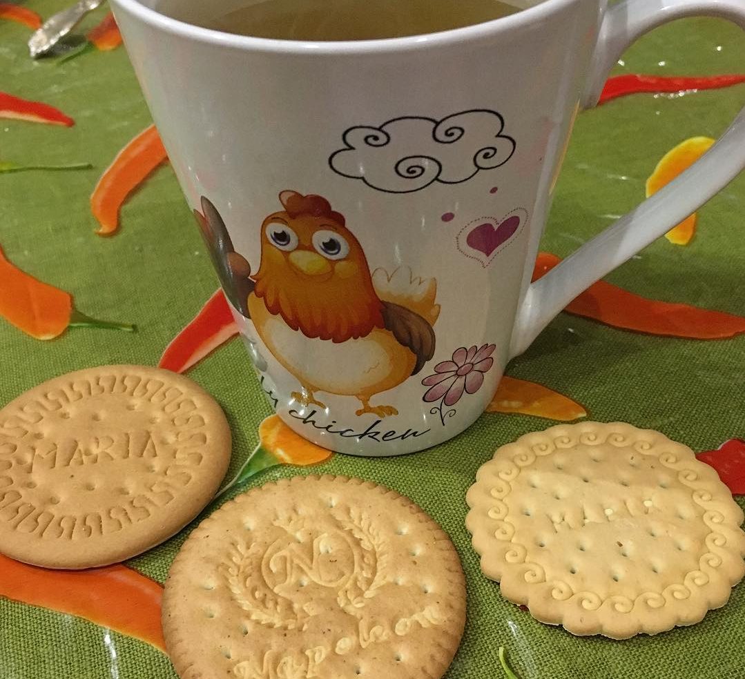 Чаепитие с печеньем Мария