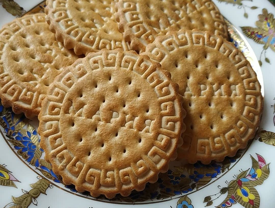 Тарелка с печеньем Мария