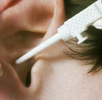 как лечить ухо борной кислотой